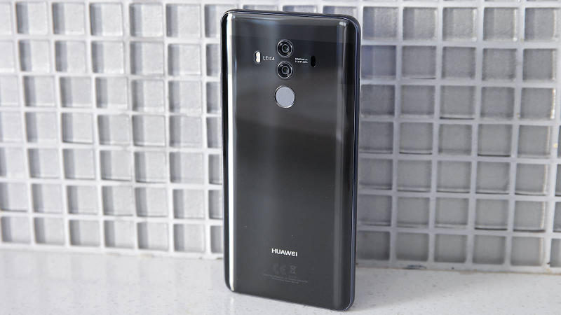The Mate 10 Pro’s design looks like Huawei is going after the luxury crowd, which is nice, but it still seems like its lacking a little personality.